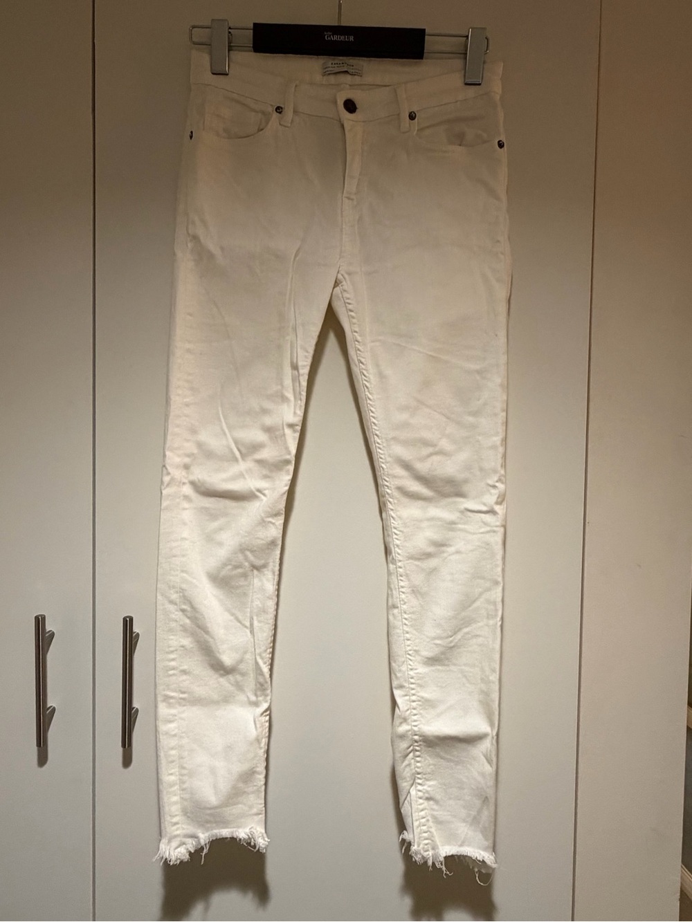 Zara Off-White Skinny Jeans with Frayed Hem